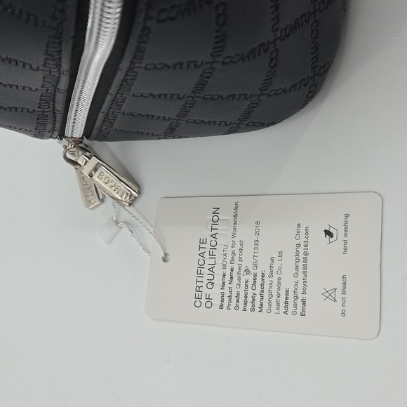 Black Checkered Toiletry Bag With Multiple Compartments - Picture 7 of 16